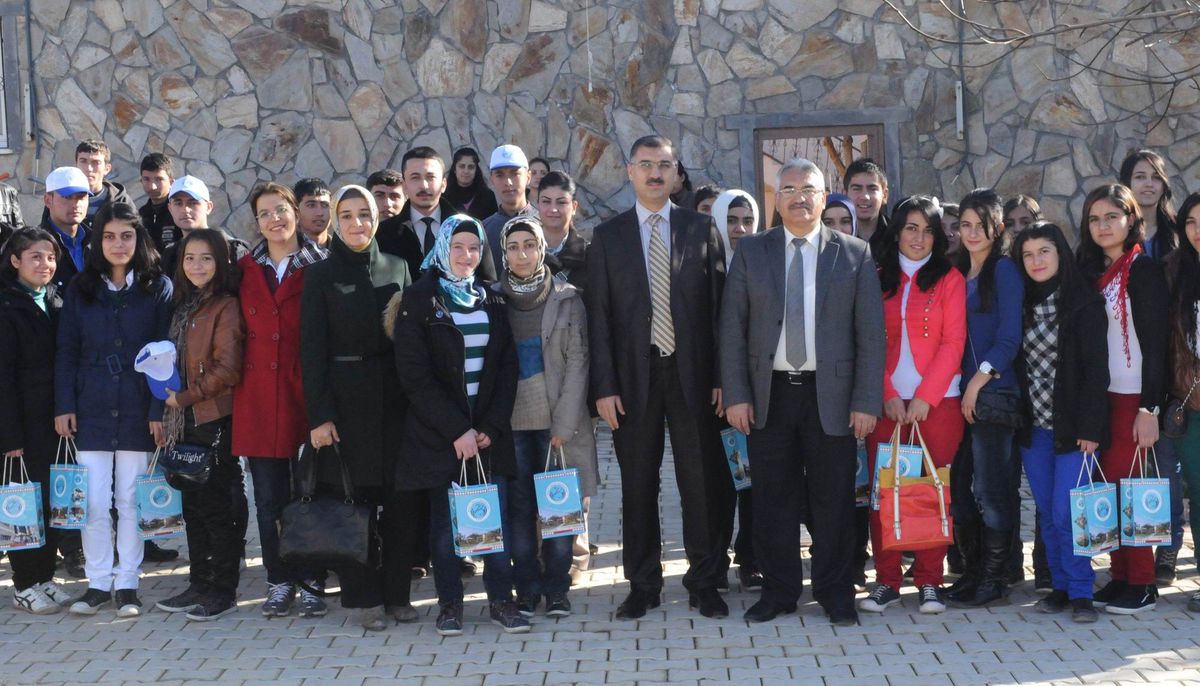 Lise Öğrencilerinden Üniversiteye Ziyaret