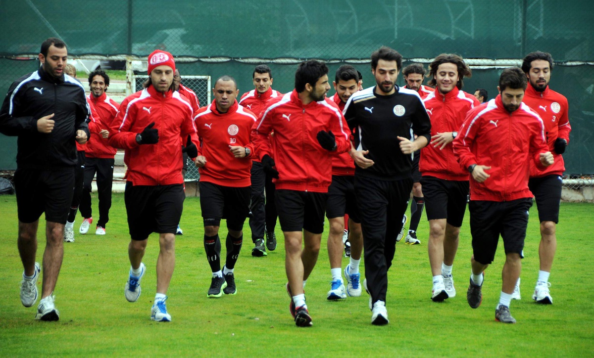 Medical Park Antalyaspor\'da Ertelenen Akhisar Belediyespor Maçının Hazırlıkları Başladı