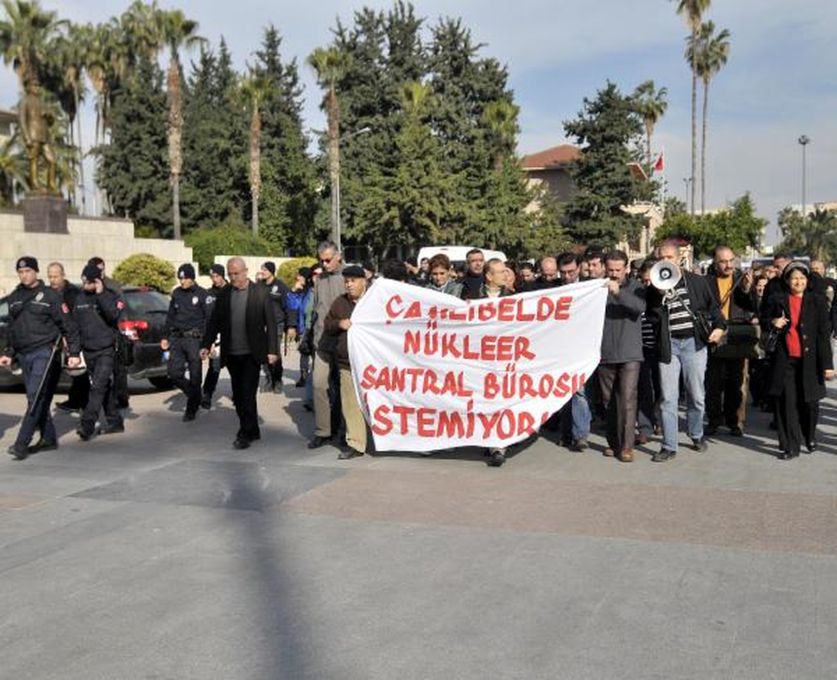 Mersin\'de Nükleer Santral Tepkisi