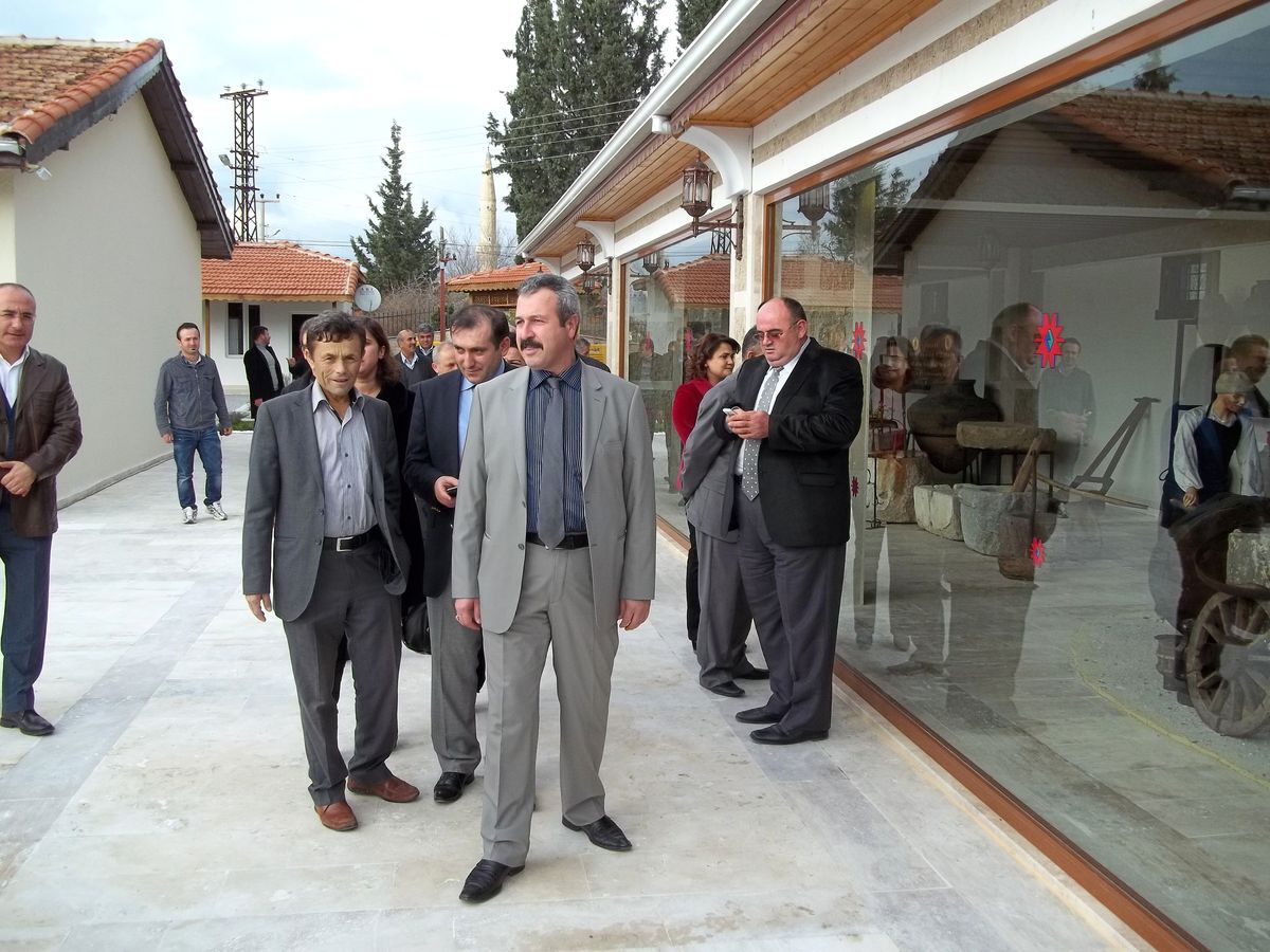 MHP İlçe Teşkilatı Evrenseki Kültürevi\'ni Gezdi