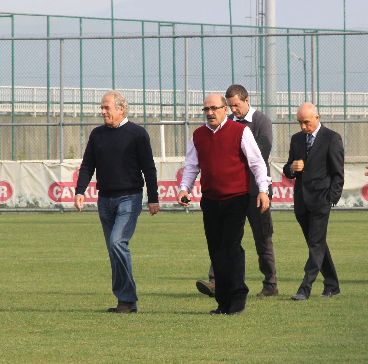 Mustafa Denizli Tesisleri Gezdi