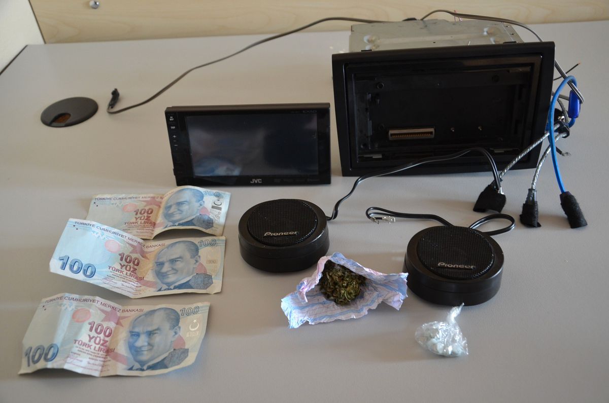 Öğrenci Servisinden Müzik Sistemi Çalan Şüpheliler Yakalandı