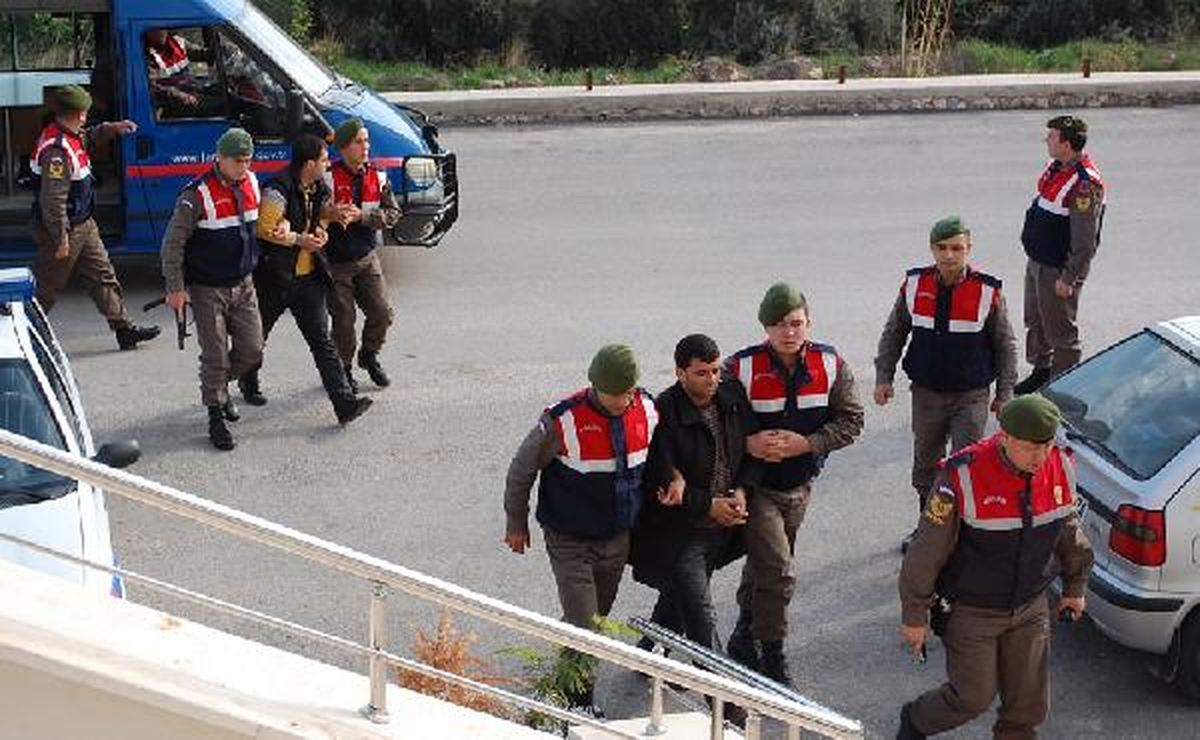 Silifke\'de Uyuşturucu Operasyonu: 14 Gözaltı