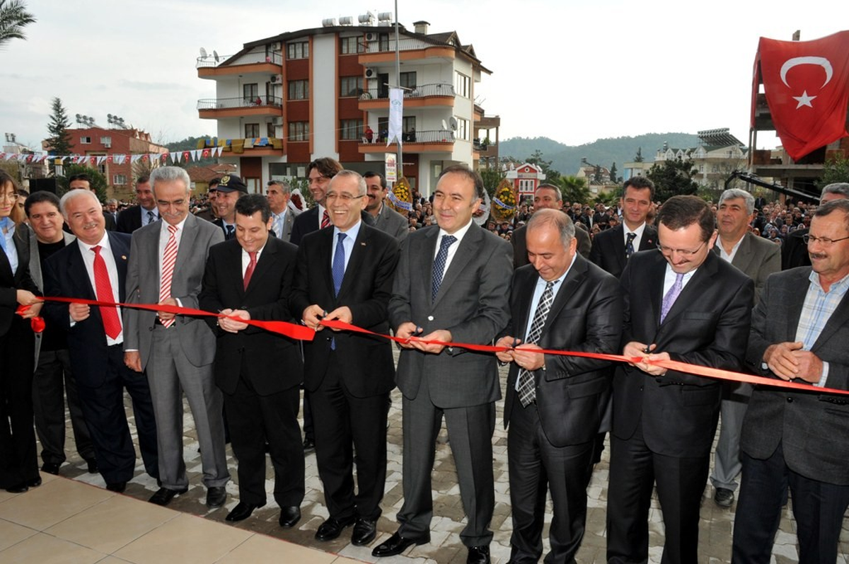 Vali Altıparmak, Kemer\'de İncelemelerde Bulundu
