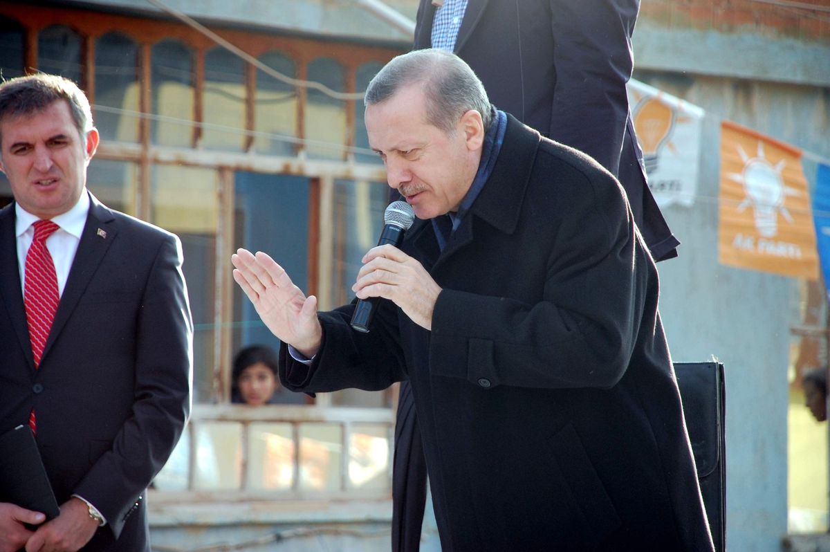 Başbakan Recep Tayyip Erdoğan, "Ben Arabı da Kürt\'ü de Seviyorum Ama Türk Olduğu, Arap Olduğu, Kürt...