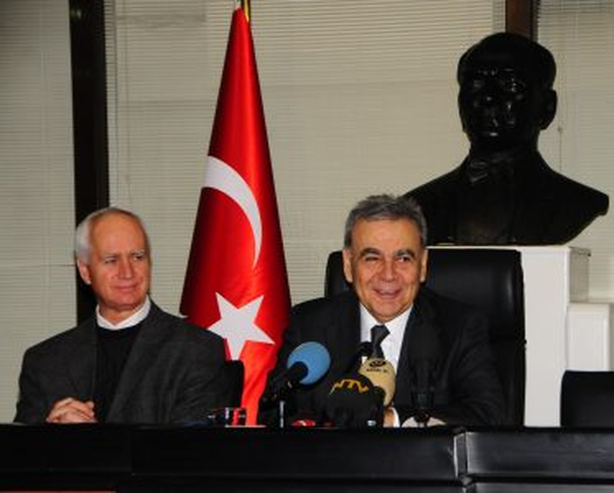Başkan Kocaoğlu\'ndan Yılbaşı Sürprizi