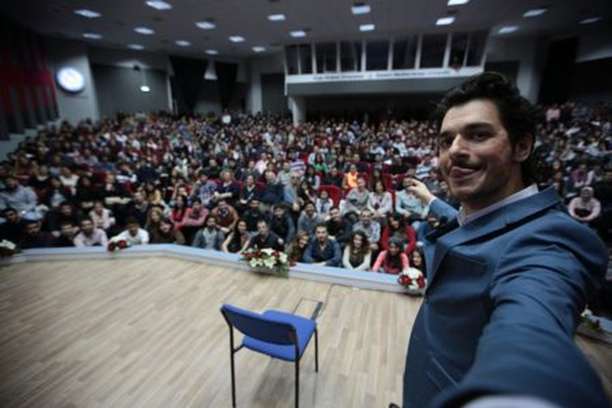 DAÜ Ünlü Komedyen Hayrettin\'i Konuk Etti