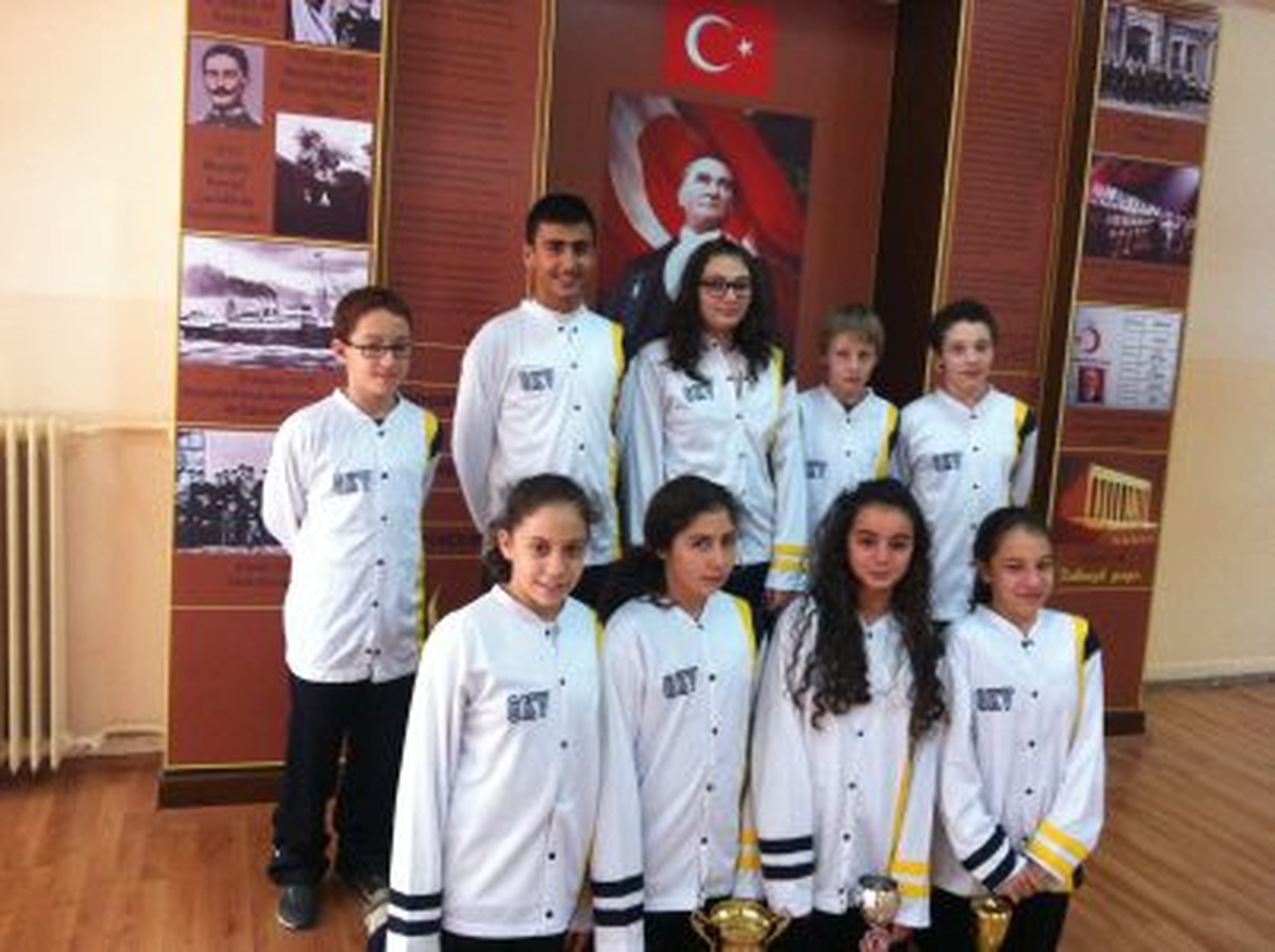 GKV\'nin Altın Kulaçları Şampiyon
