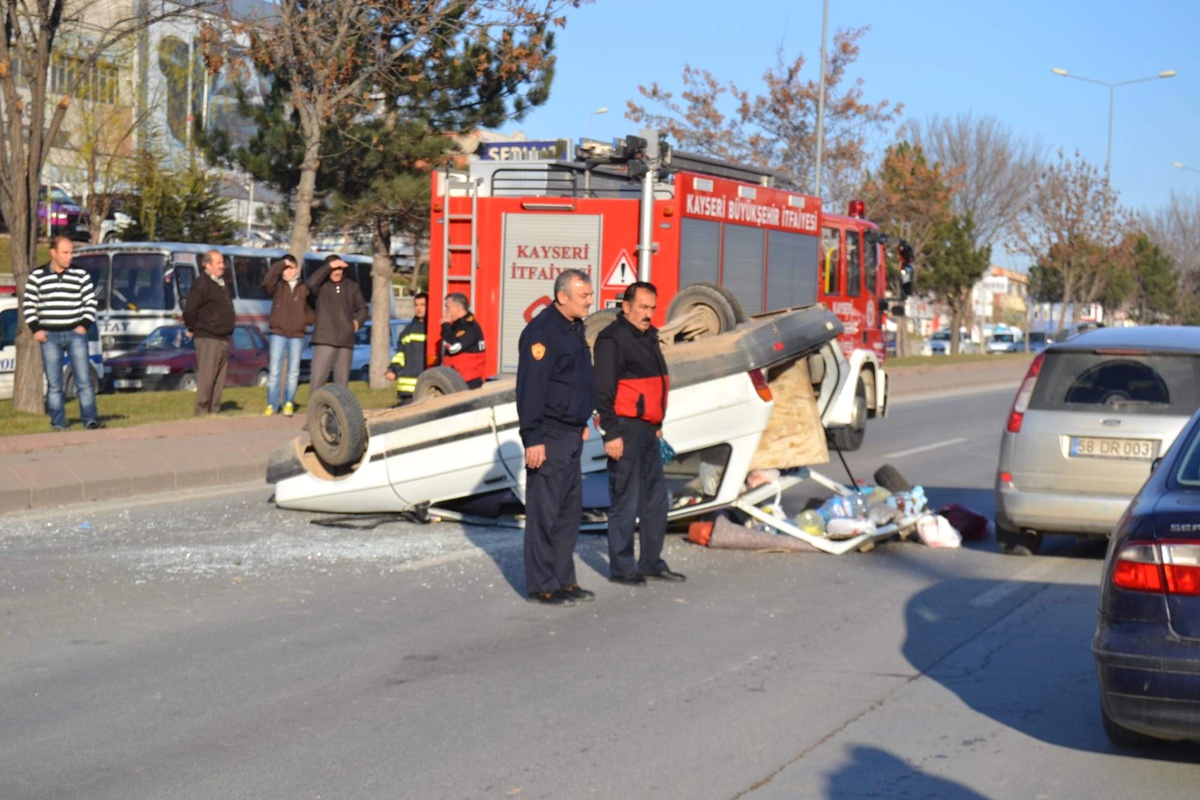 Kaza Yaptı Gözyaşlarına Boğuldu