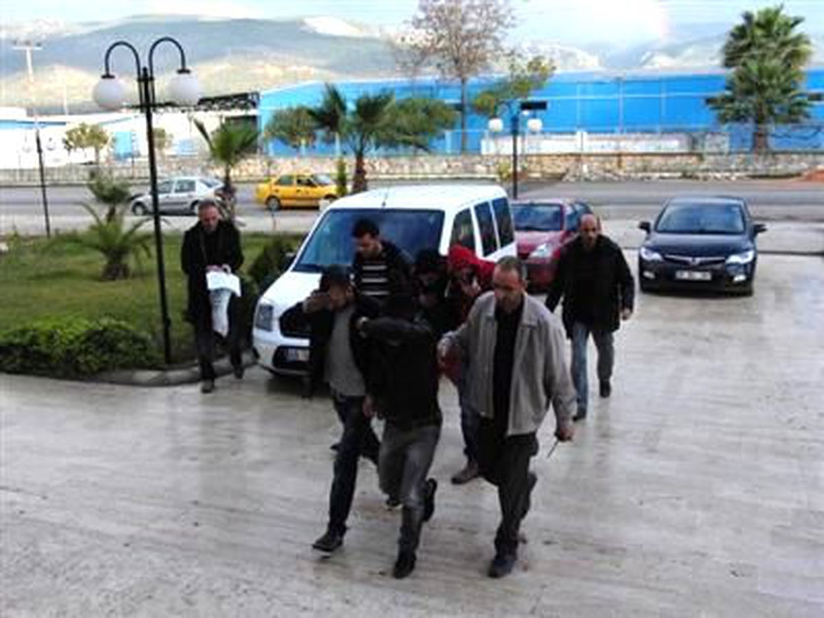 Park Edilmiş Araçlardan Yakıt Çaldılar!