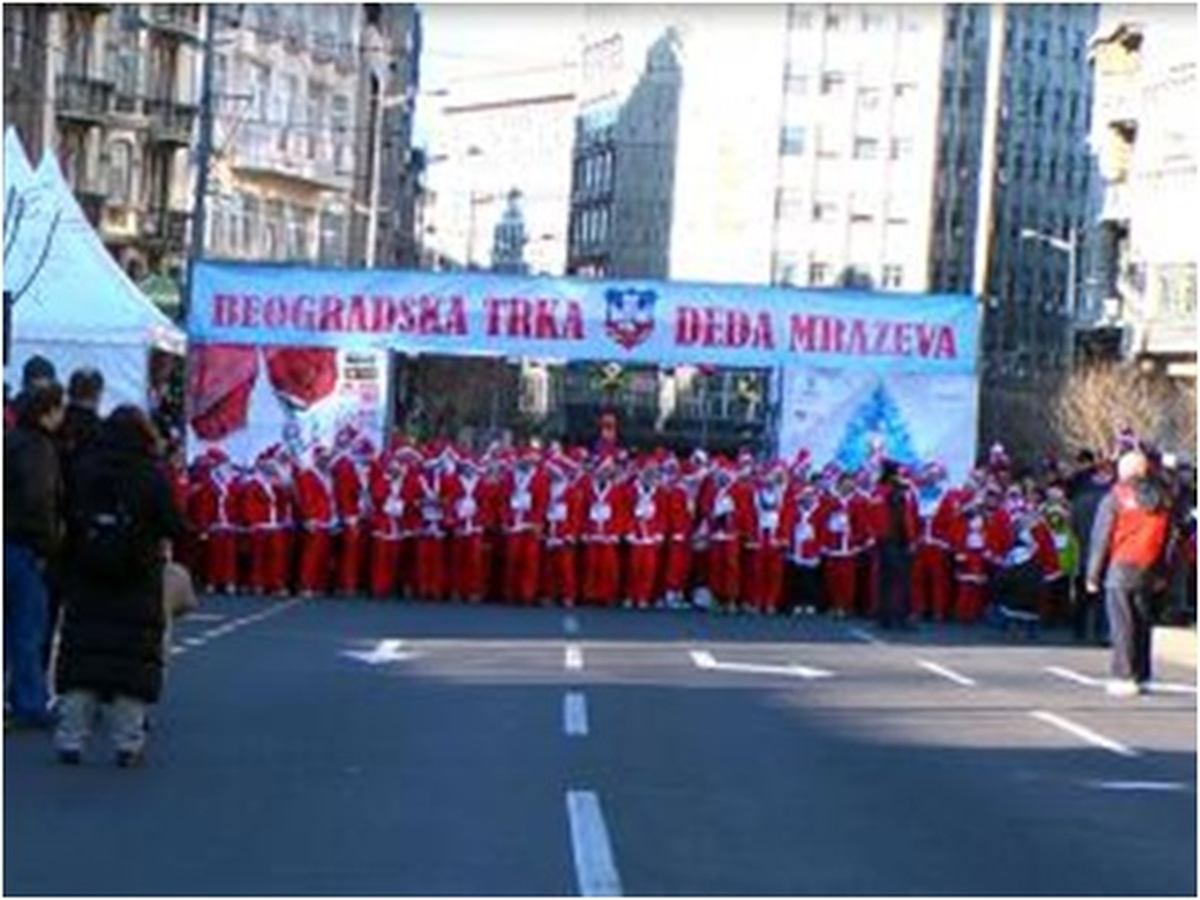 Sırbistan\'da "Noel Babalar" Yarıştı