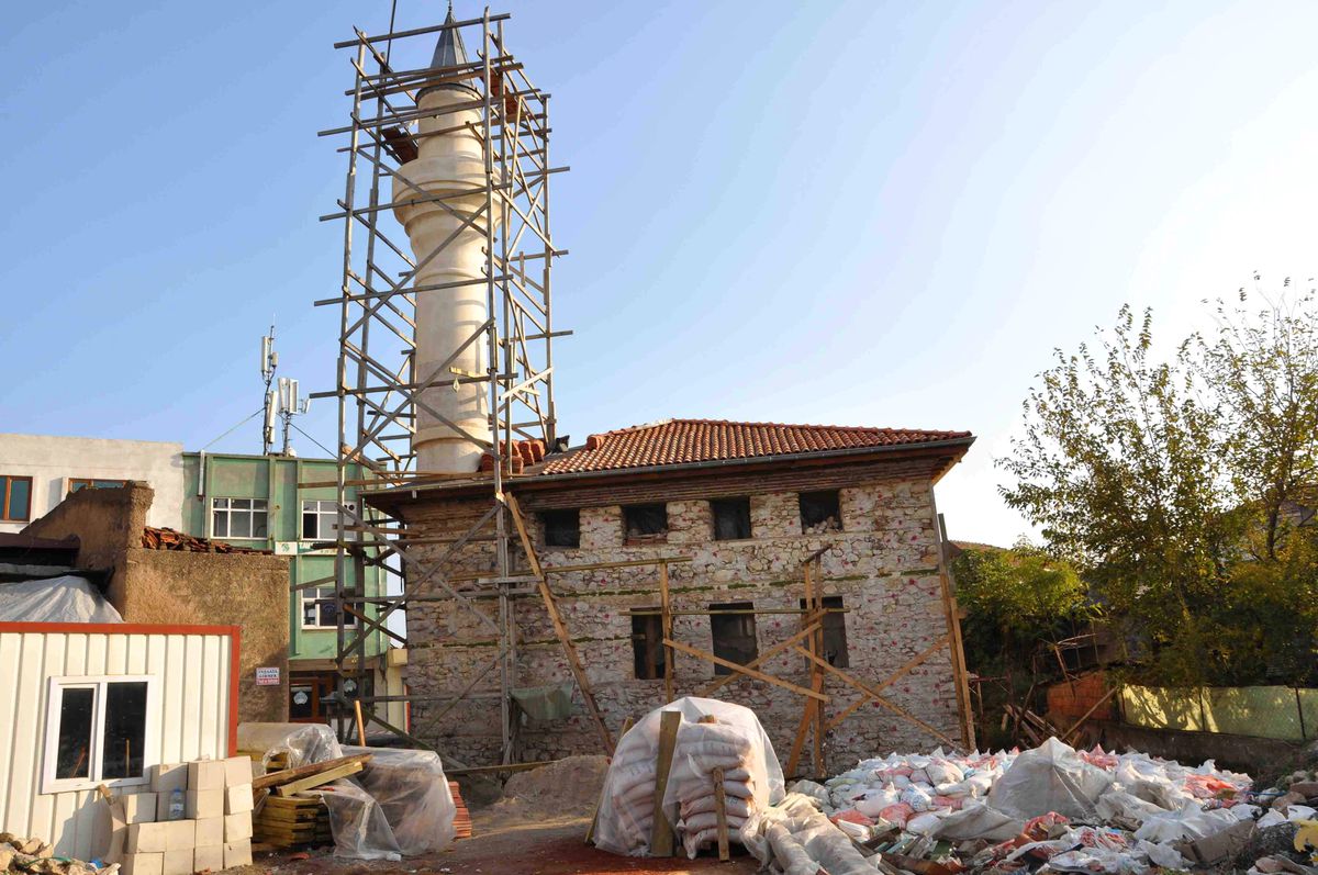 Tavşancıl Camii Restorasyon Çalışmaları Sürüyor