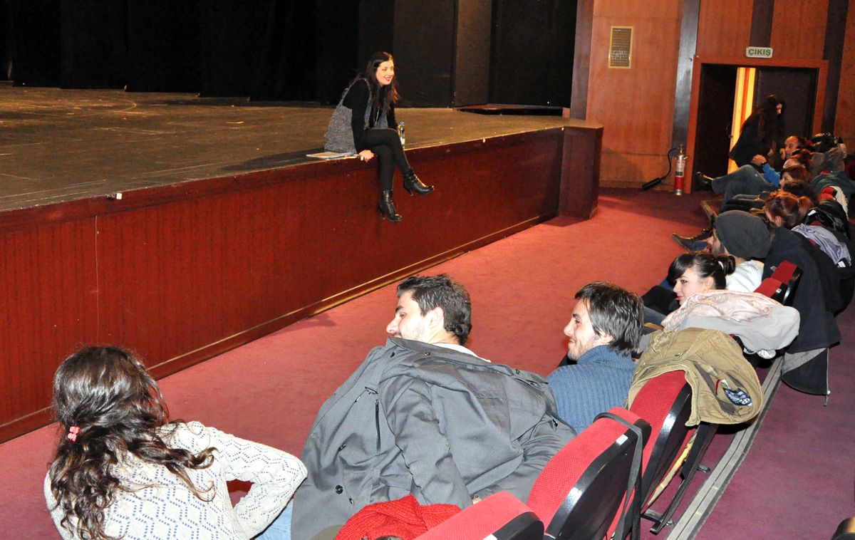 Tiyatro Okulunda Yoğun Eğitim Programı