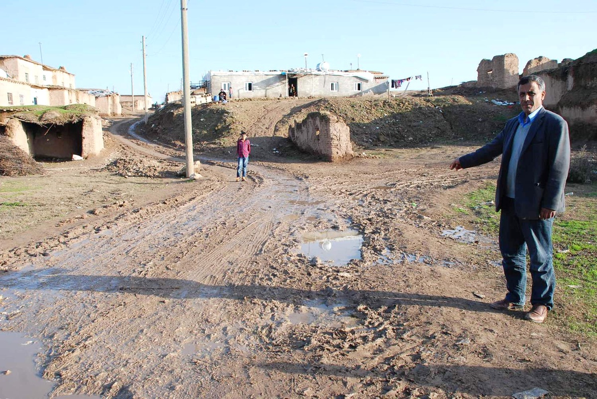Ulucanlar Köyü Yol Sorunlarına Çözüm Bekliyor