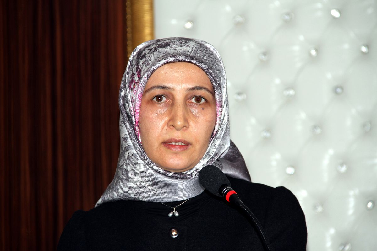 Vali Eşi Nilgün Azizoğlun\'dan Kaynaşma Çayı