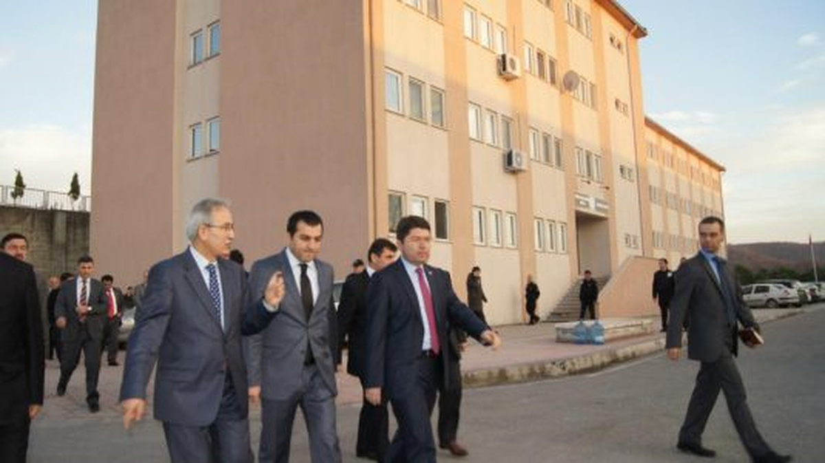 Yılmaz Tunç Üniversite\'de İncelemelerde Bulundu