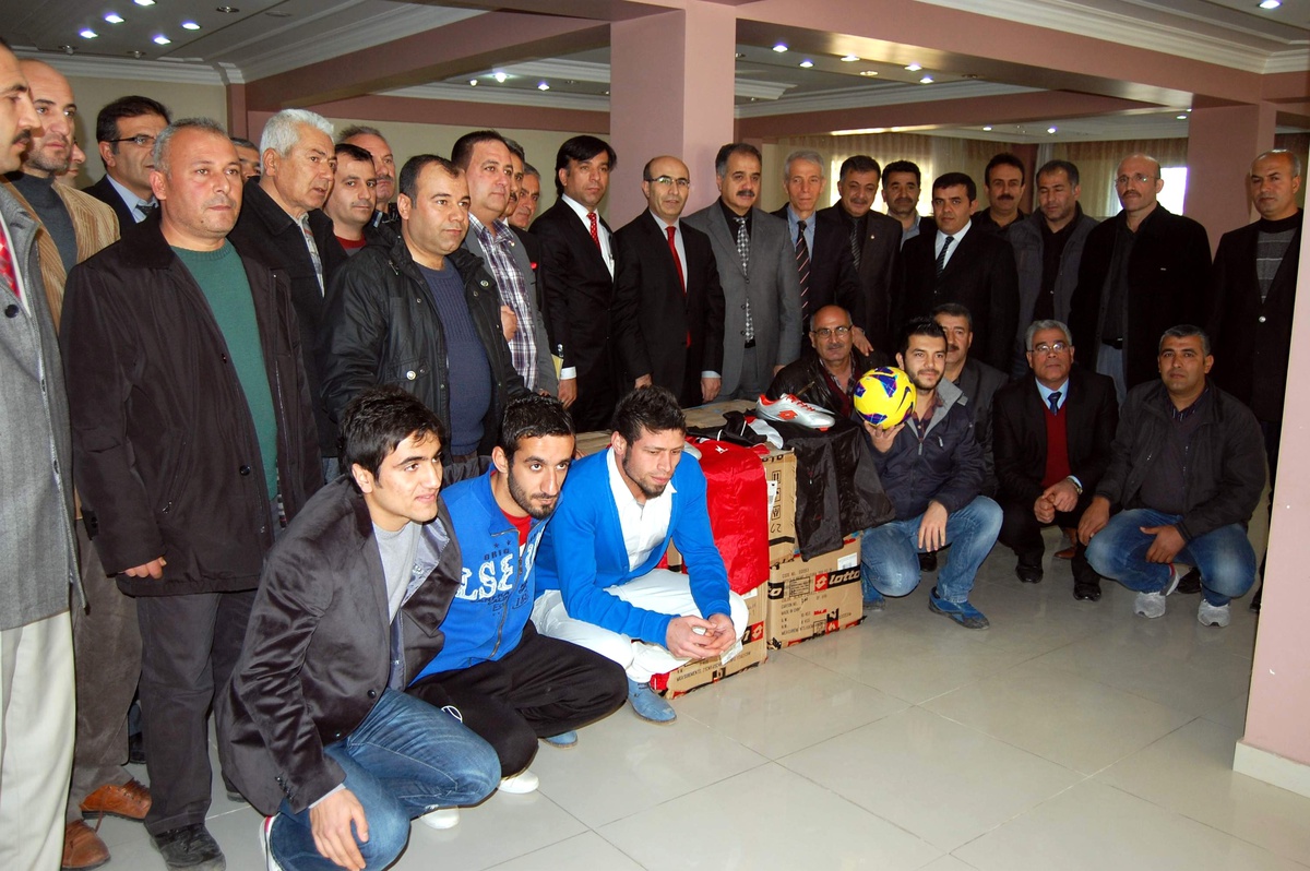 Adıyaman İl Özel İdaresi\'nden Amatör Spor Kulüplerine Destek