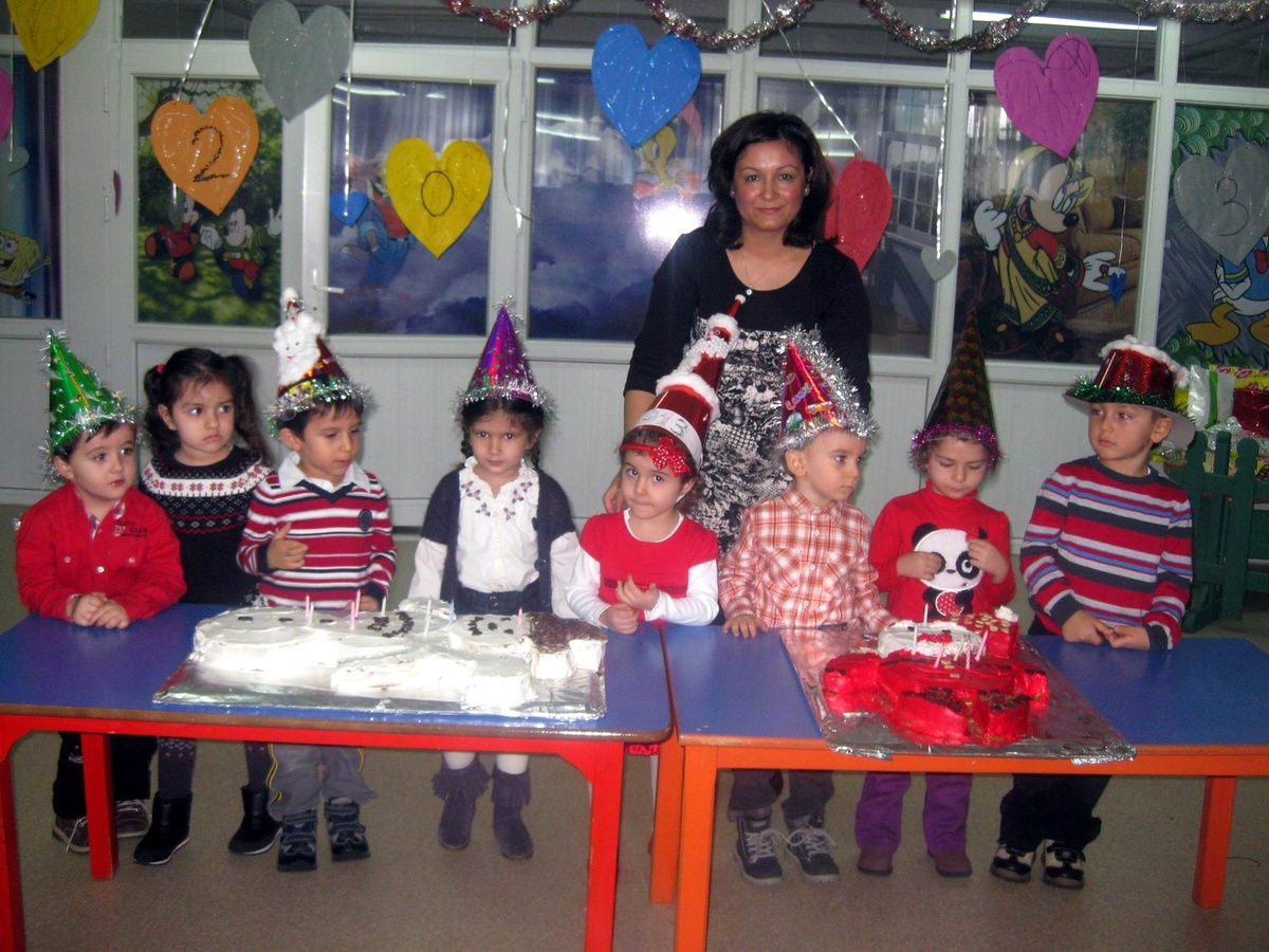 Anaokulu Öğrencilerinden Yeni Yıl Partisi