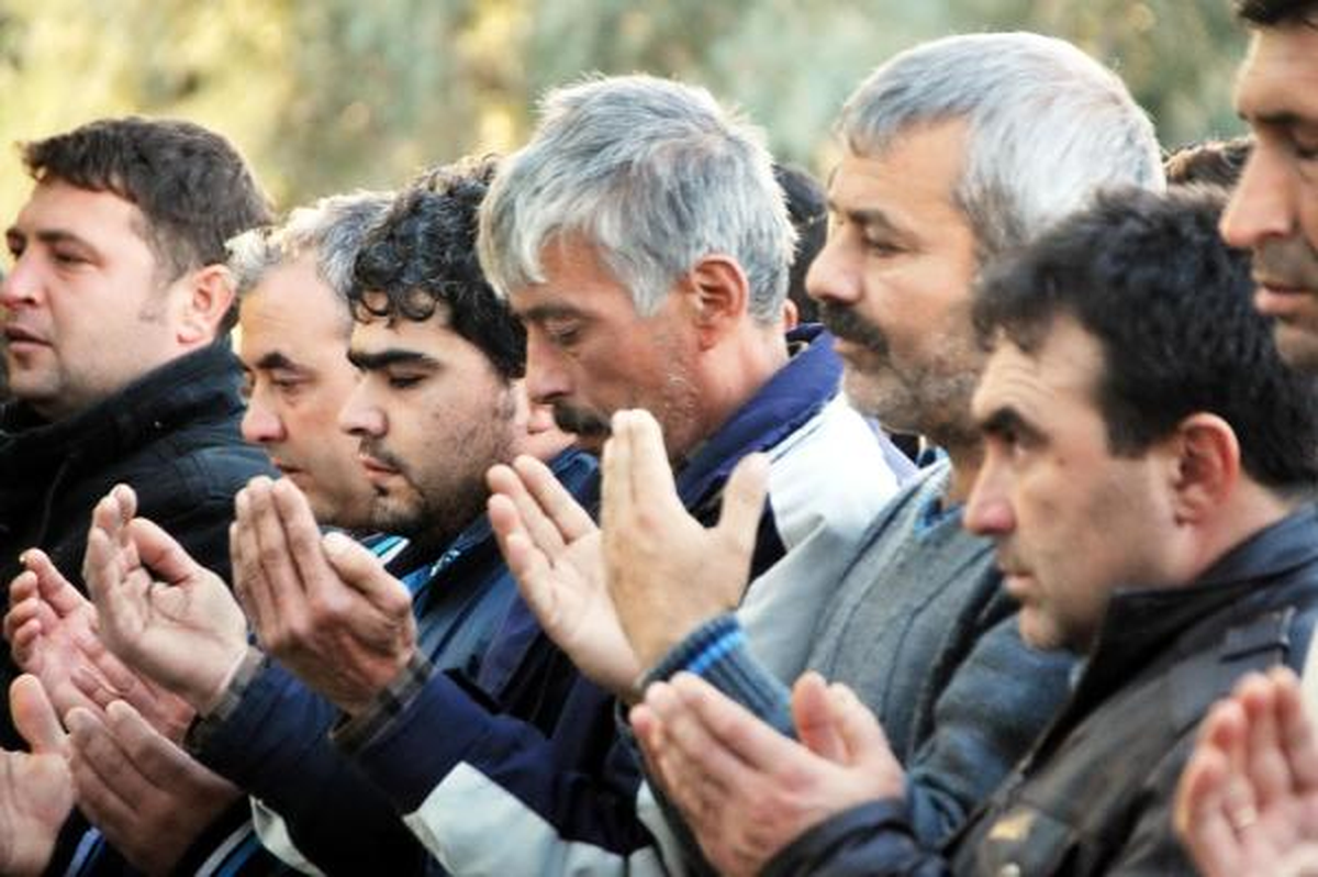Annenin Cinneti Ören\'i Yasa Boğdu