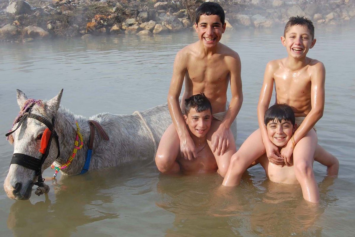 Atlarla Kaplıca Keyfi