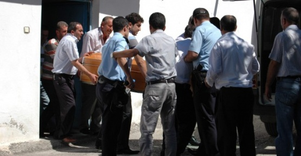 Babasını Balyozla Öldürdü