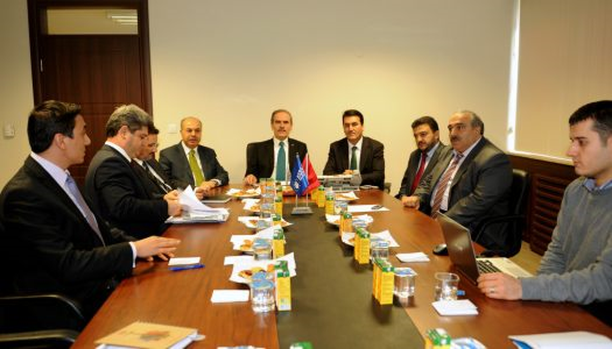 Başkan Dündar\'dan Büyükşehir\'e Kentsel Dönüşüm Brifingi