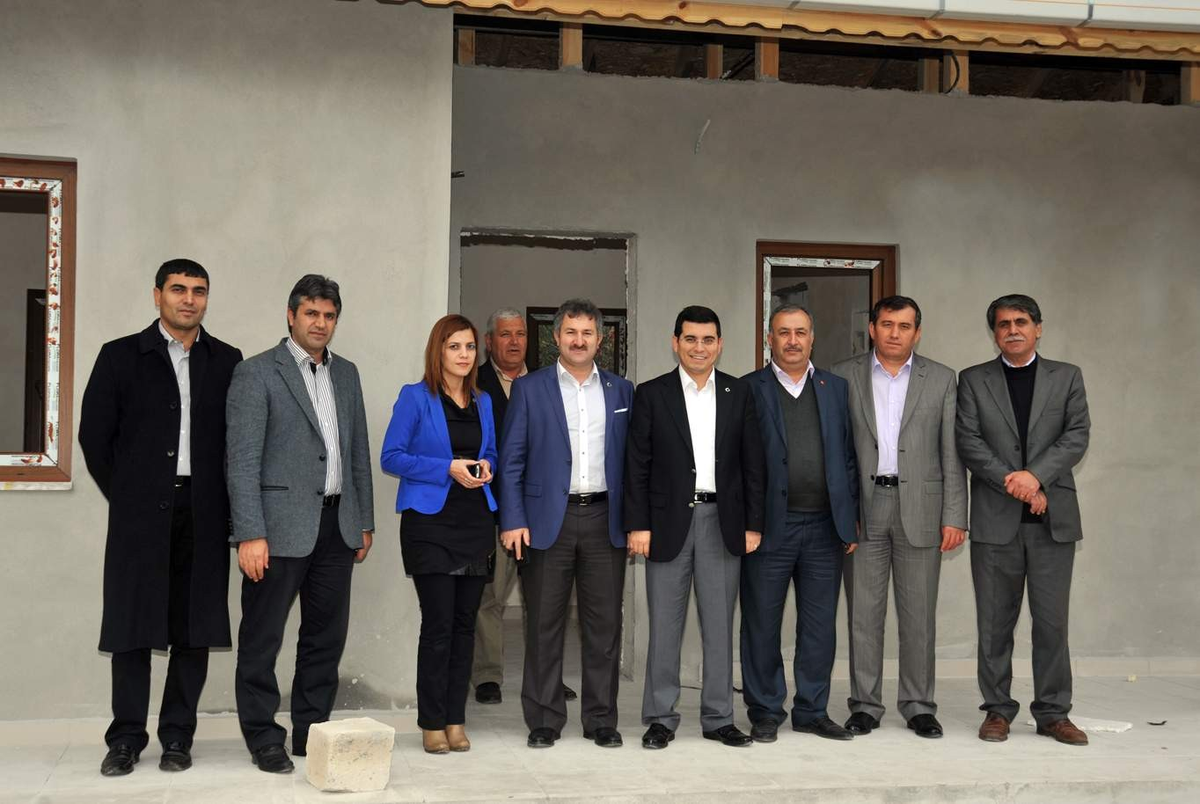 Başkan Tütüncü Muhtar Evi İnşaatını İnceledi