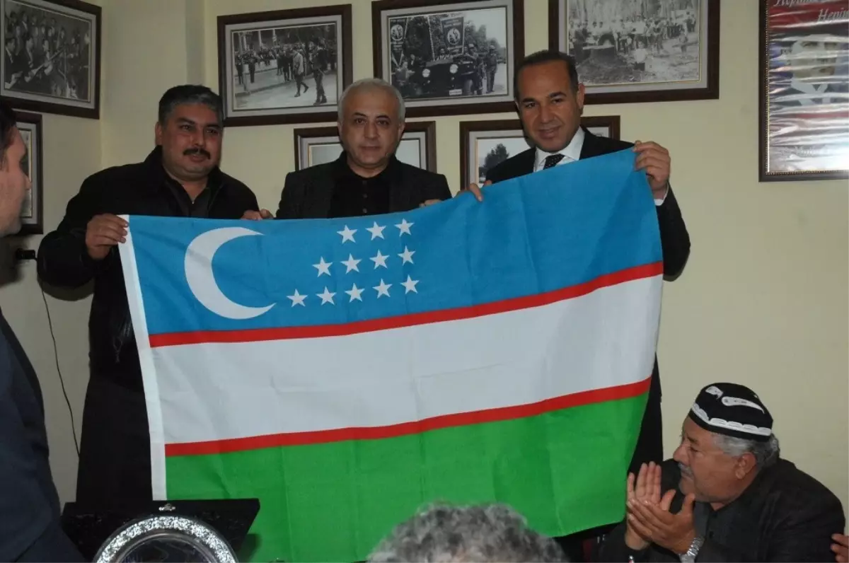 Başkonsolos Gulyamov Türkistanlılar Derneği\'ni Ziyaret Etti