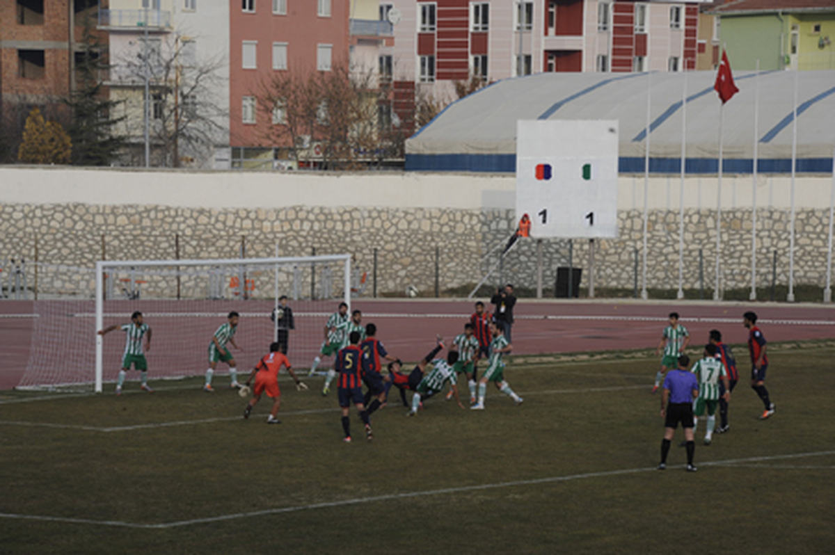 Belediye Spor Pozantı Gençliği 2-1 Mağlup Etti