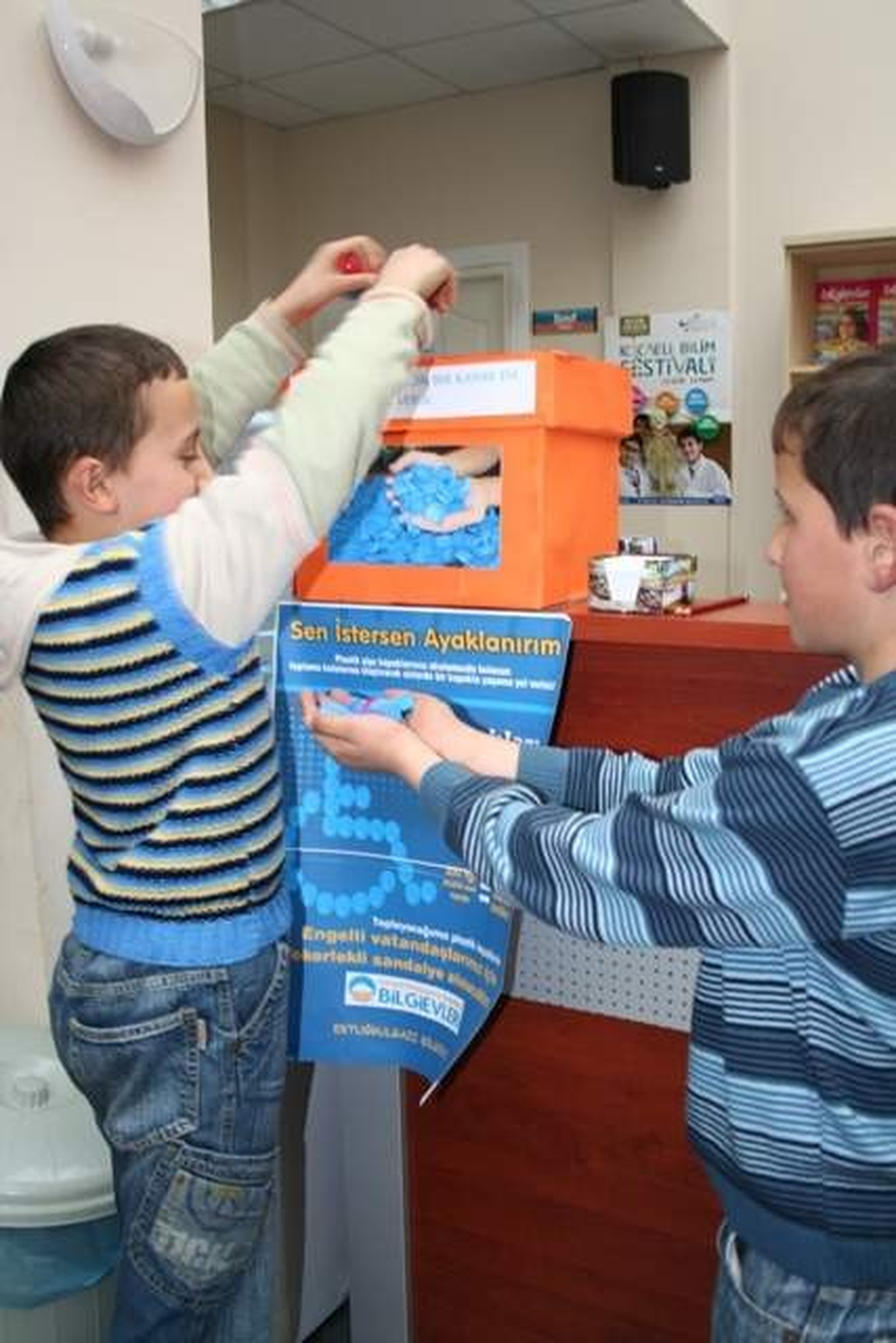 Bilgi Evleri\'nden 500 Kilo Mavi Kapak