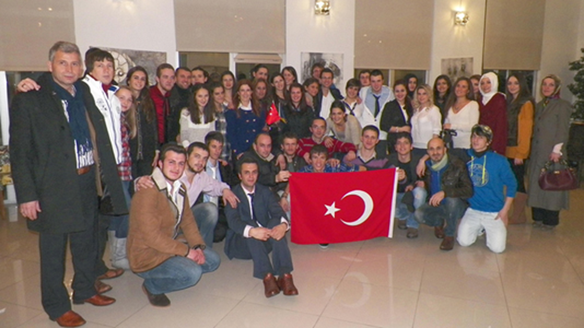 Bosnalı Gençler Yeni Yıla Mutlu Girdi