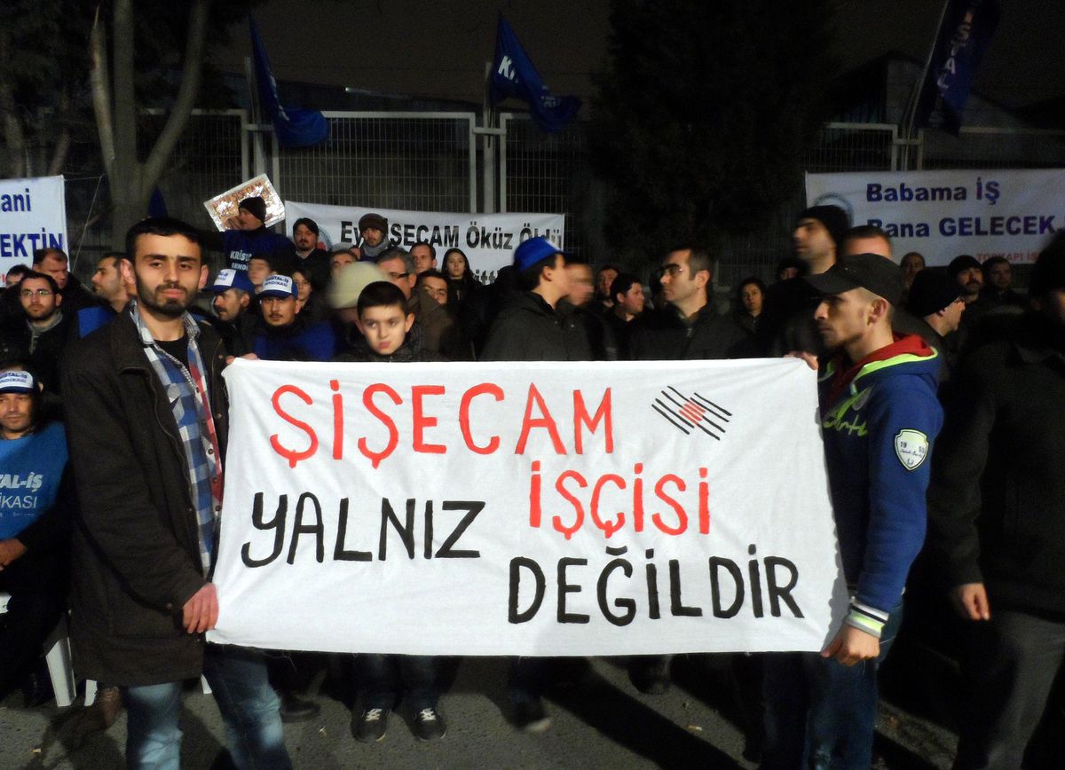 CHP\'li Vekiller 2012\'nin Son Saatlerini Eylem Yapan İşçilerle Geçirdi