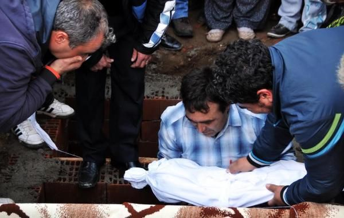 Cinnet Getiren Annenin İki Çocuğunu Öldürmesi