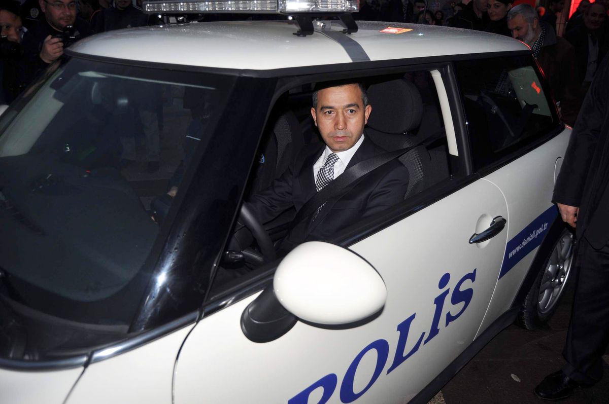 Denizli Polisinin Mini Cooper Heyecanı