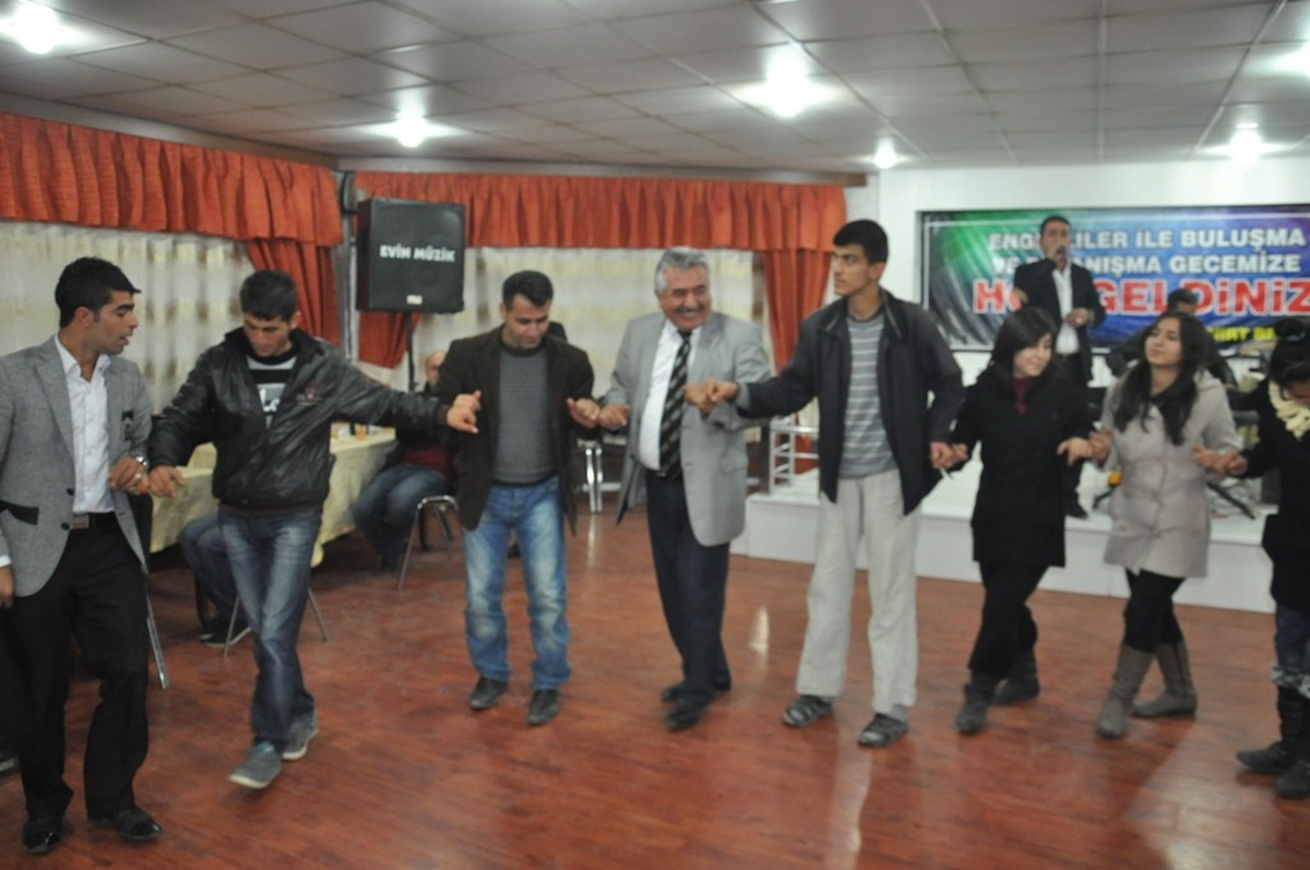 Engellilere Yılbaşı Eğlencesi