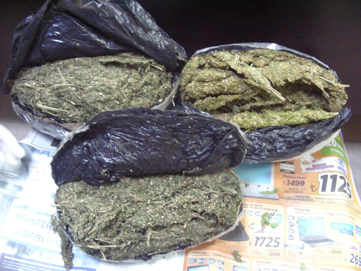 Eskişehir\'de 4 Kilogram Esrar Ele Geçirildi