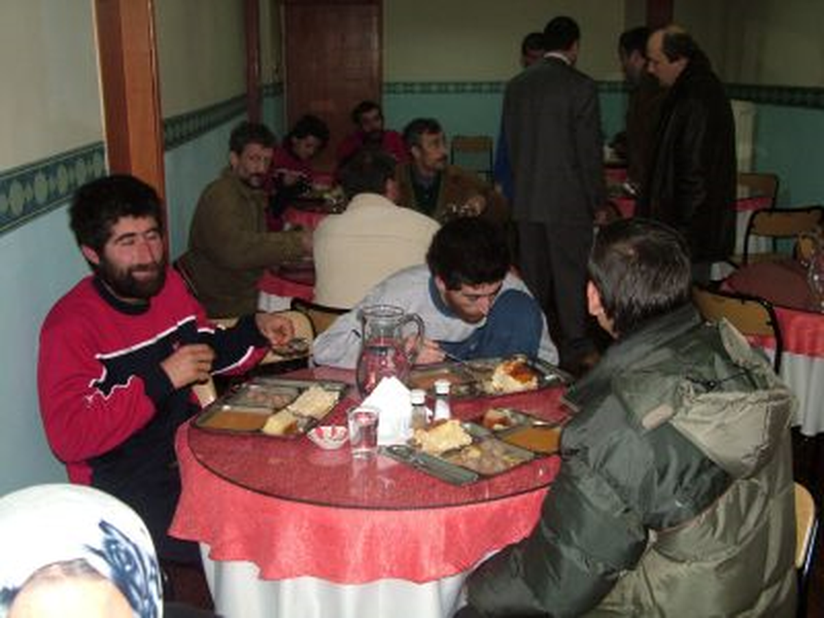 Evsizlere Ev, Aşsızlara Aş Oldu