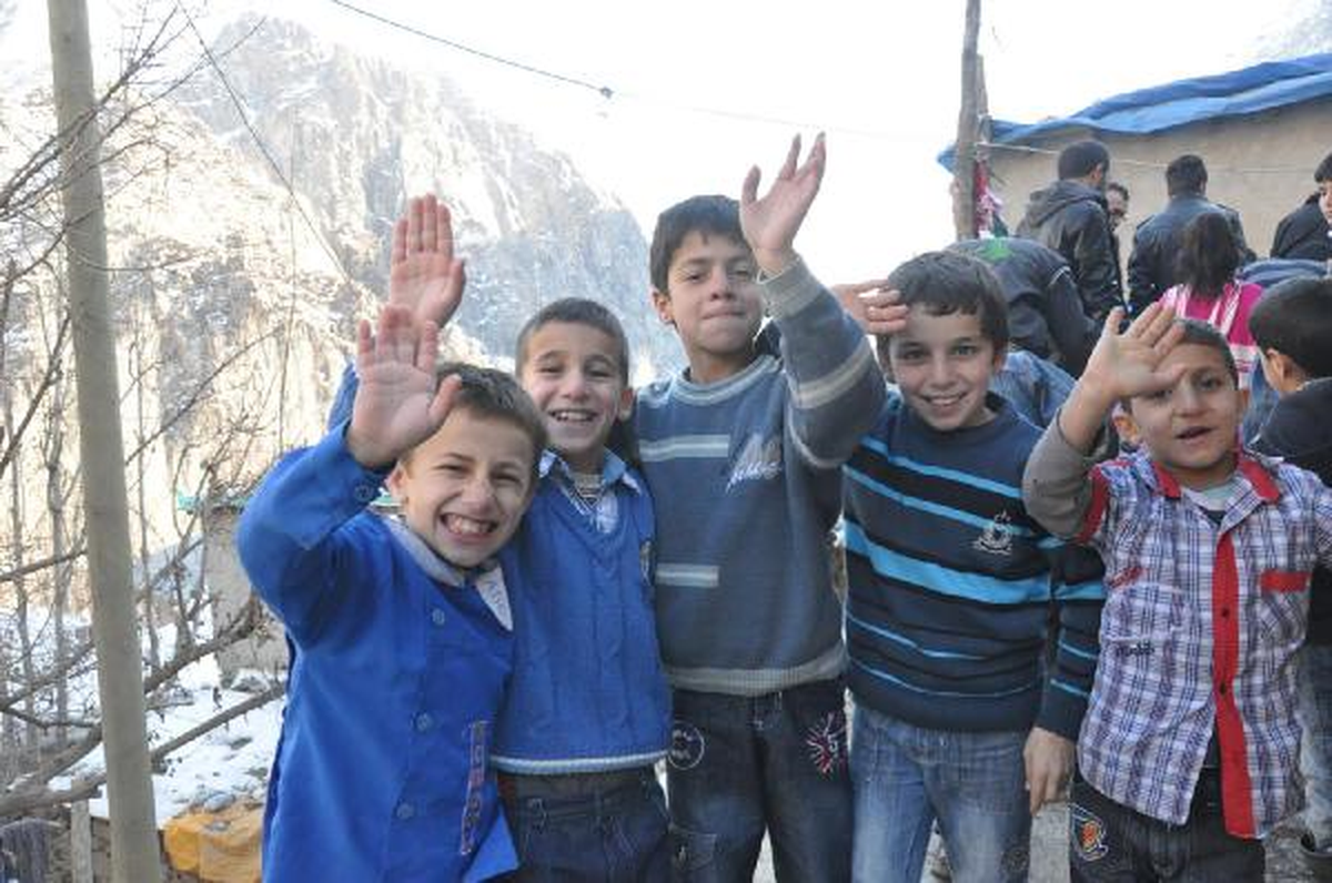 Hakkarili Çocuklara Yardım Yağdı