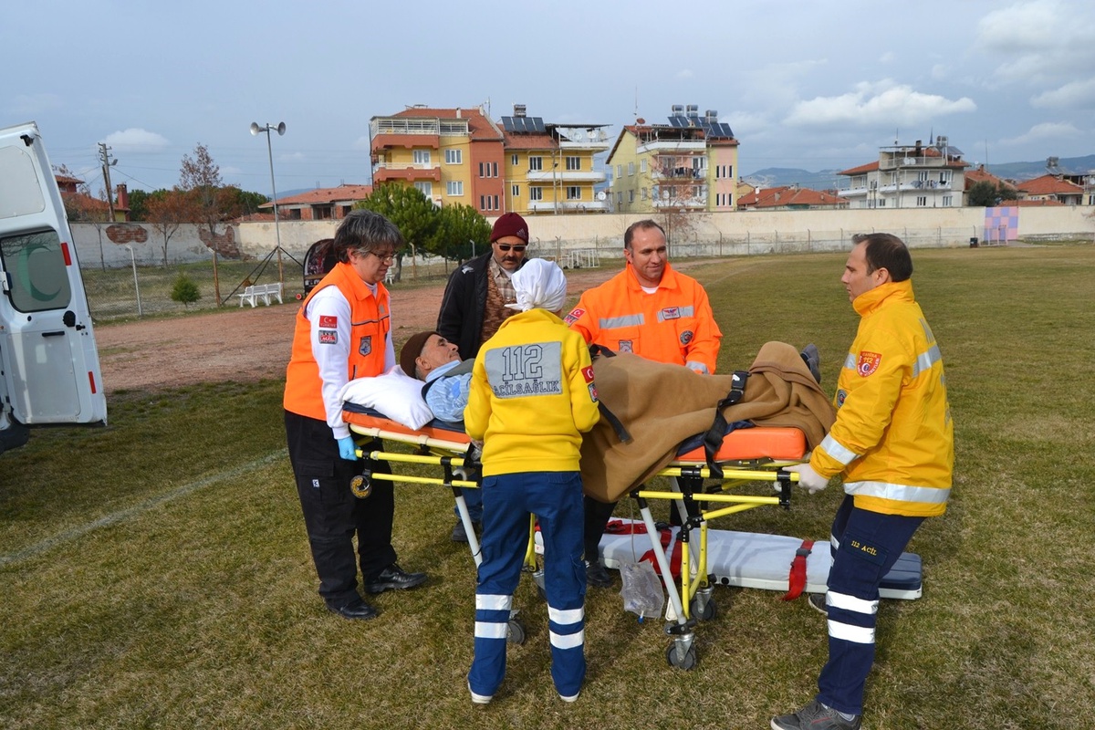 Kalp Krizi Geçiren Vatandaş, Manisa\'ya Sevk Edildi