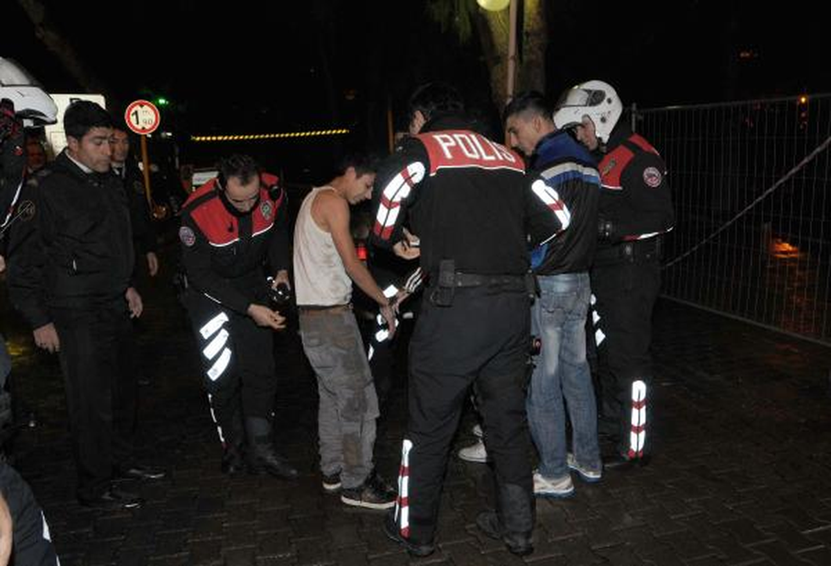 Kavgayı Ayırmak İsterken Bıçaklandı