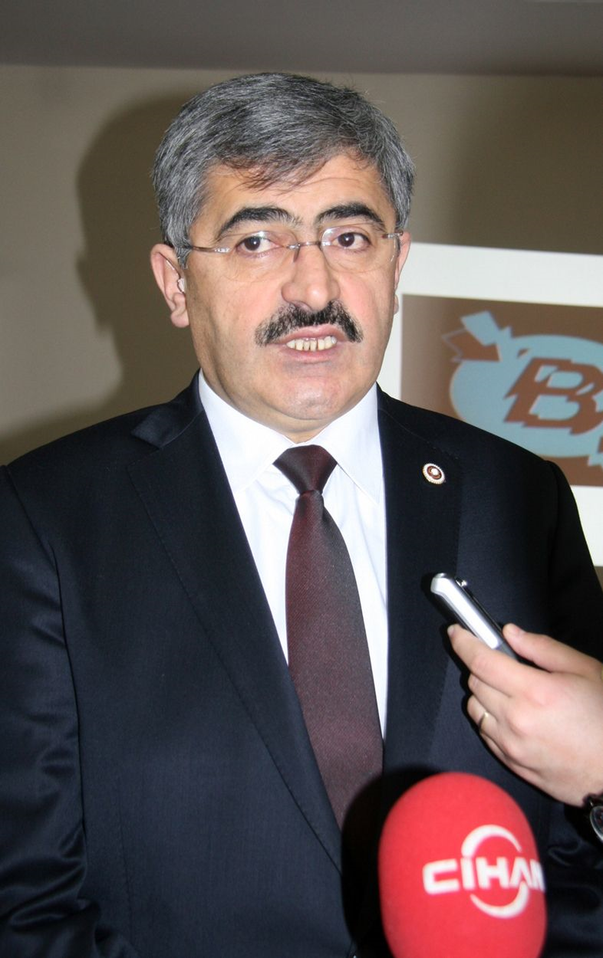 Kontrolsüz Mağaza Açılması, Küçük Esnafa Zarar Veriyor