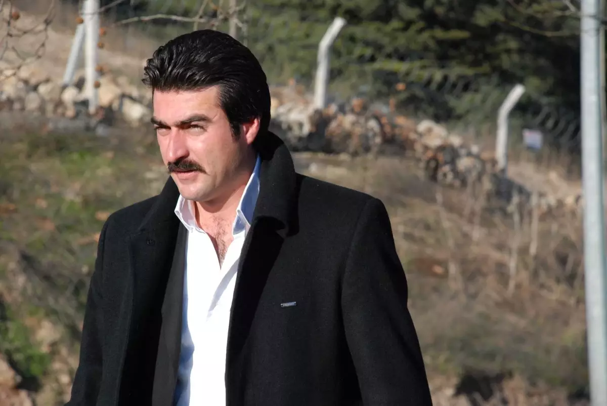 Kurtlar Vadisi Bu Muhtarın Peşinde