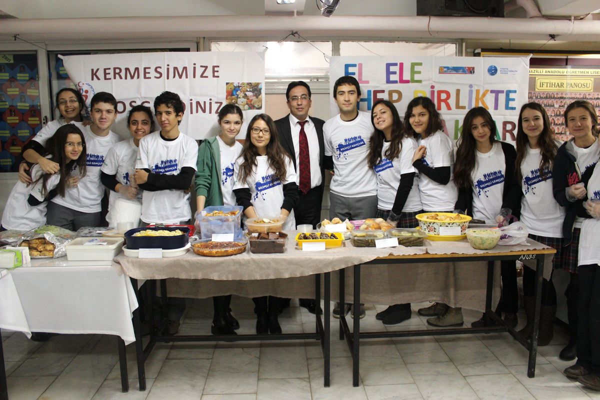 Liselilerden Örnek Sosyal Sorumluluk Projesi