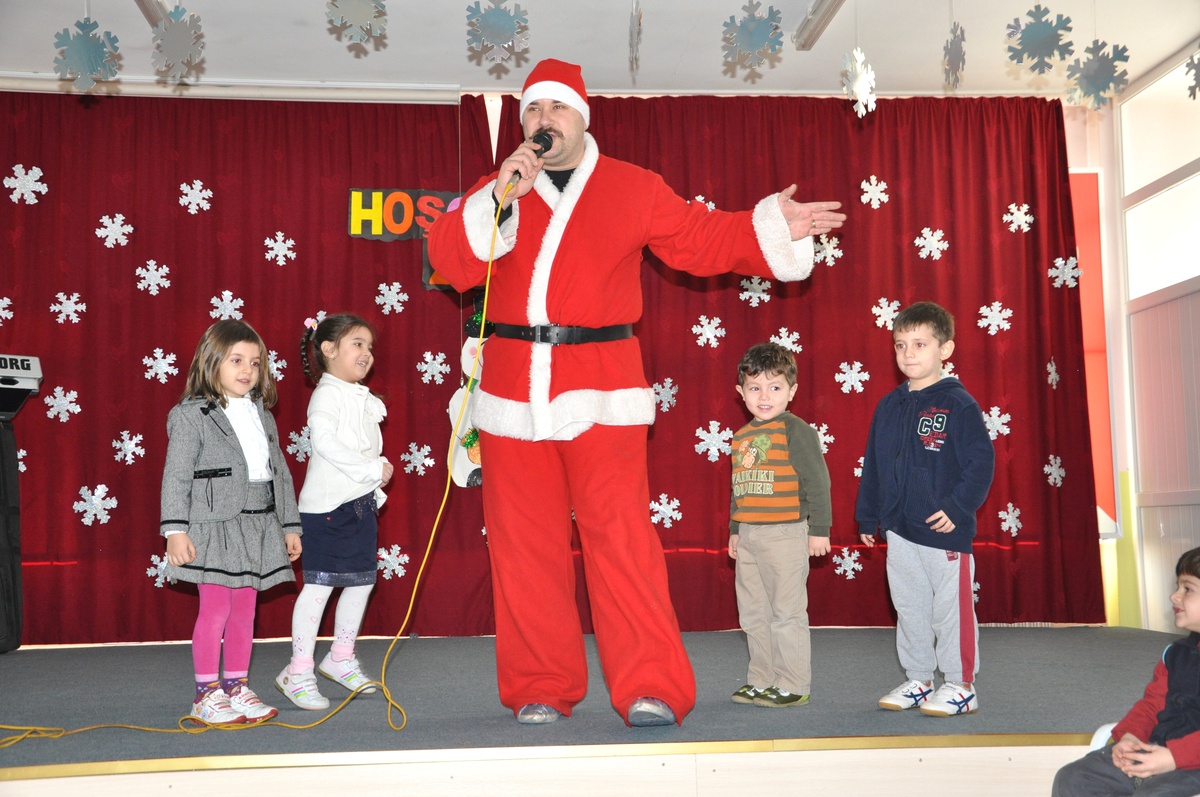 Minik Öğrenciler Yeni Yılı Coşkuyla Kutladı