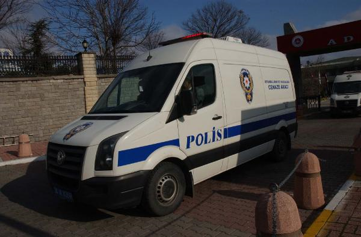 Polis Memuru Akrabasının Evinde İntihar Etti