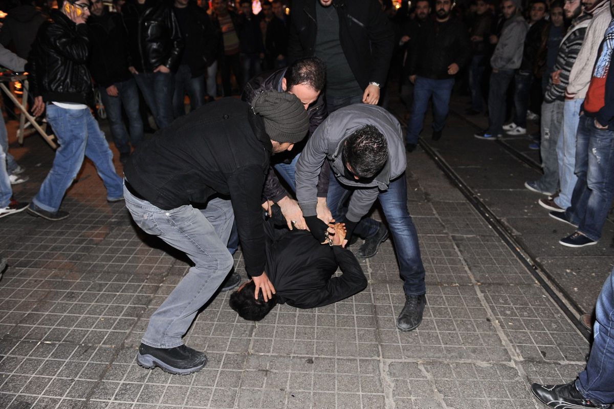 Polis Taksim\'de Şüphelilere Göz Açtırmıyor