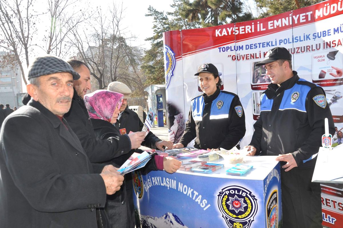 Polisten Stantlı, Broşürlü Uyarı
