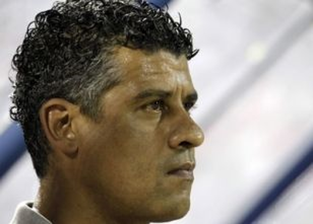 Rijkaard\'dan Galatasaray\'a Övgü