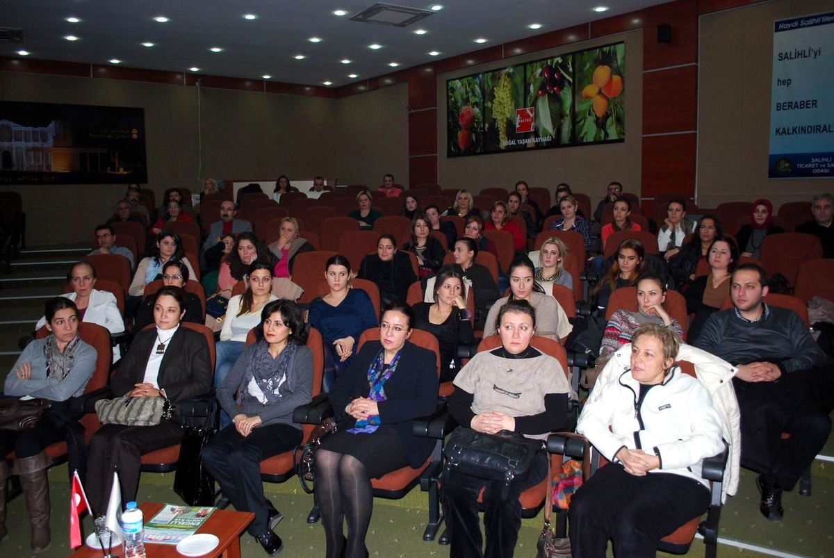 Salihli\'de "İletişim Hataları" Konulu Seminer Düzenlendi