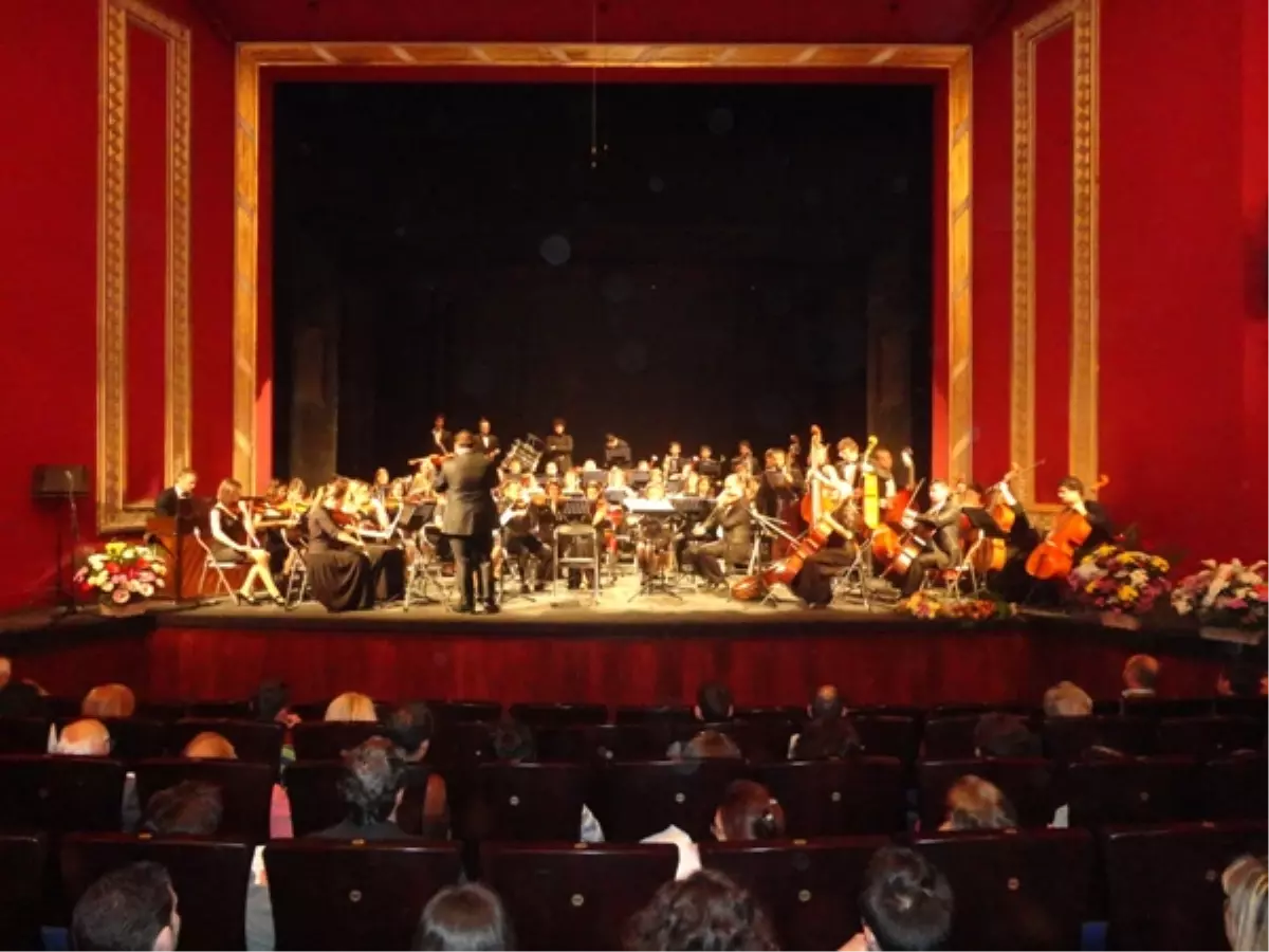 Senfoni Orkestrasından Kukuletalı Konser